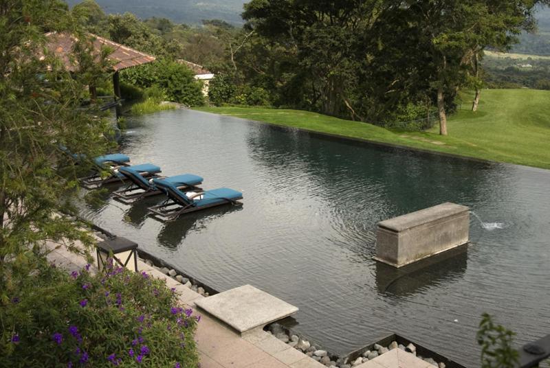 Hotel La Reunion Golf Resort And Residences Antigua Luaran gambar