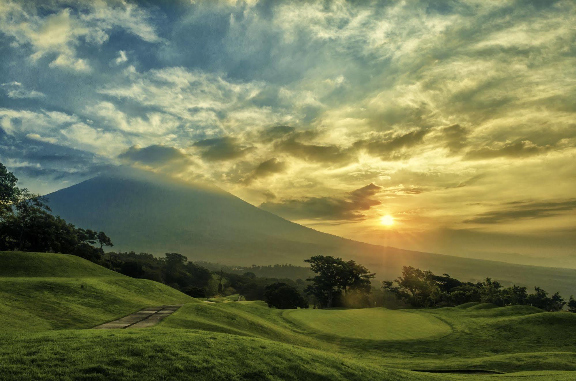 Hotel La Reunion Golf Resort And Residences Antigua Luaran gambar